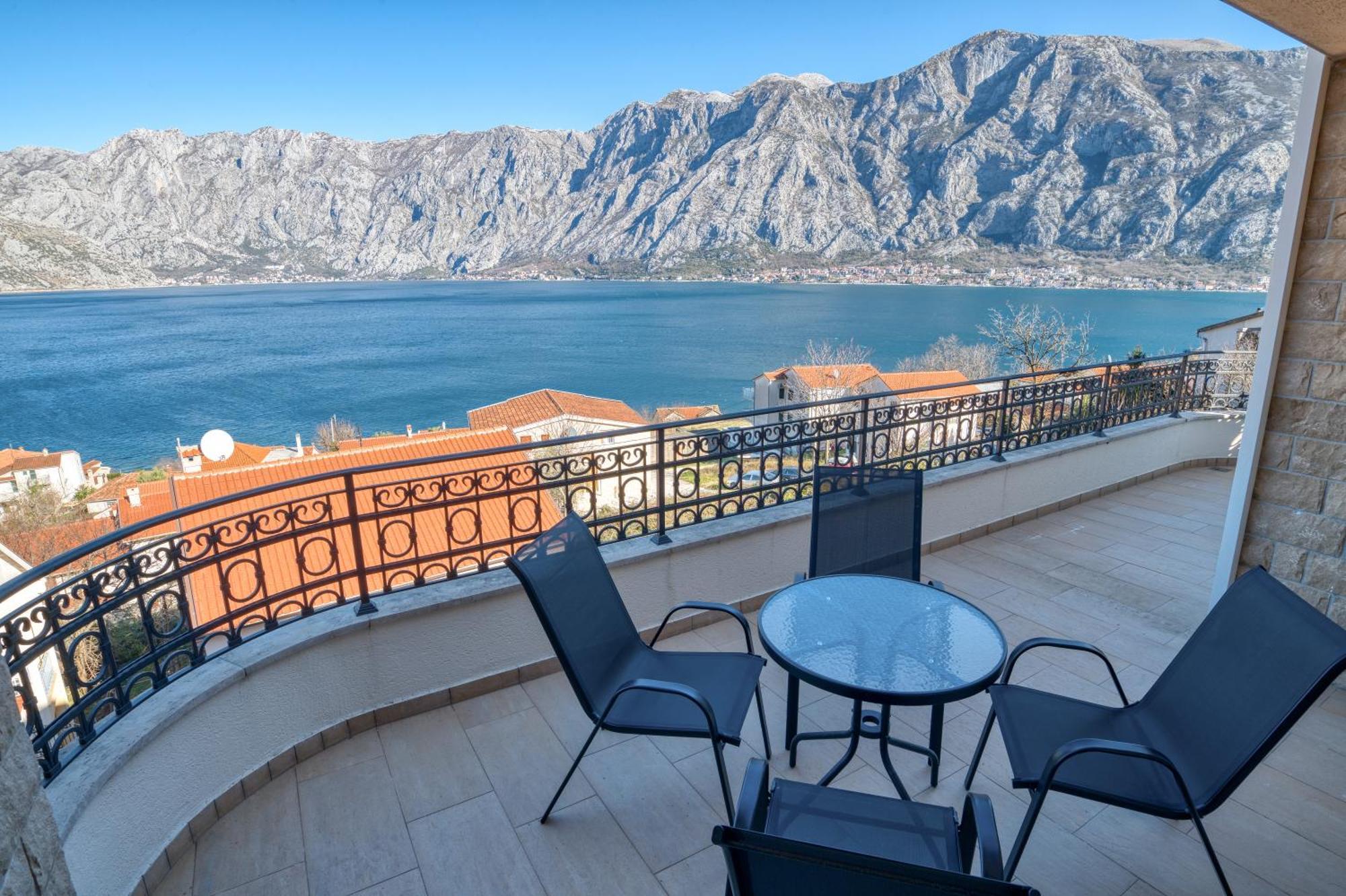 Luxurious 3-Bedroom Apartment By Mn Property Kotor Zewnętrze zdjęcie