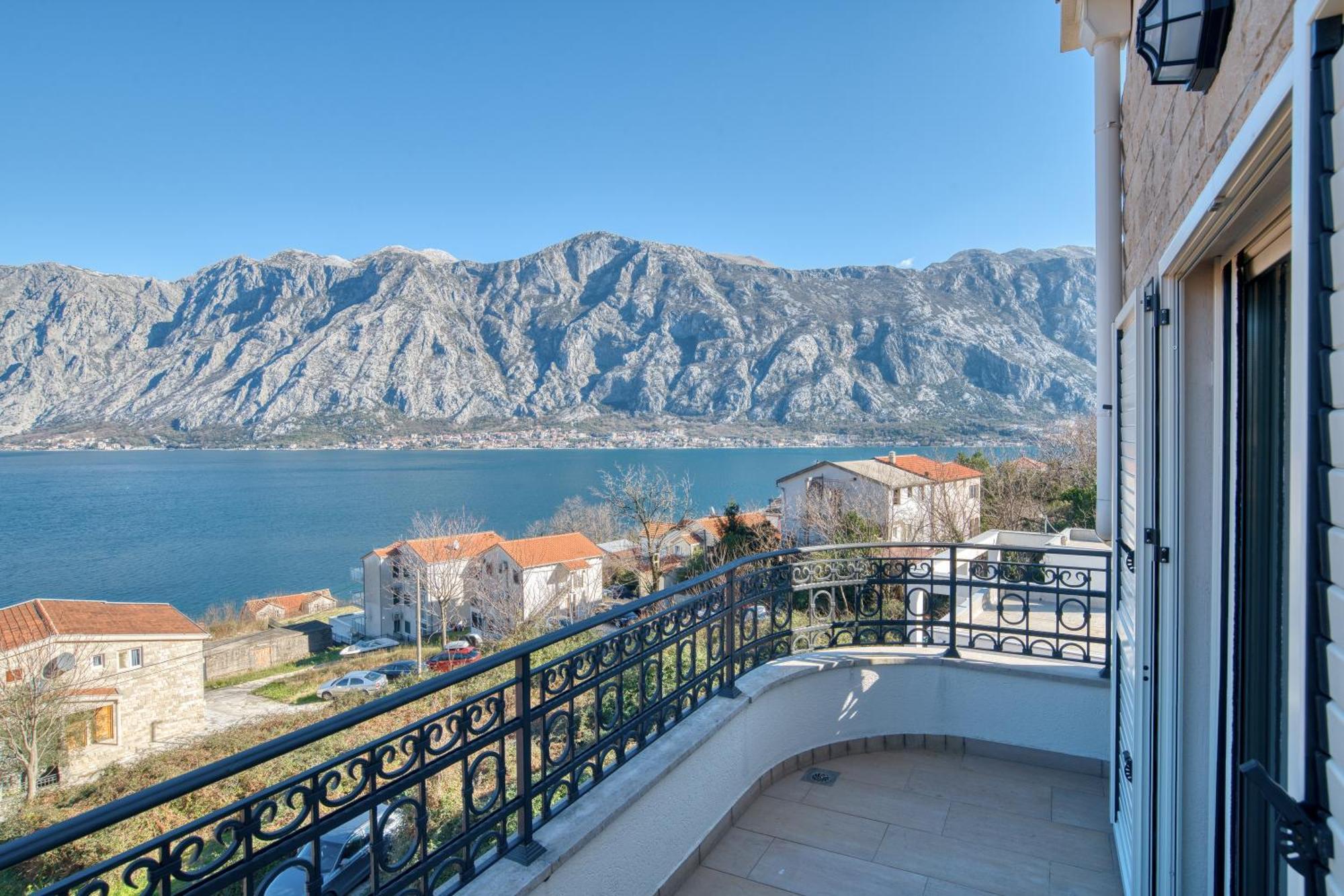 Luxurious 3-Bedroom Apartment By Mn Property Kotor Zewnętrze zdjęcie